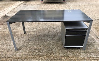 Beanie Dark Top Ali Frame Desk