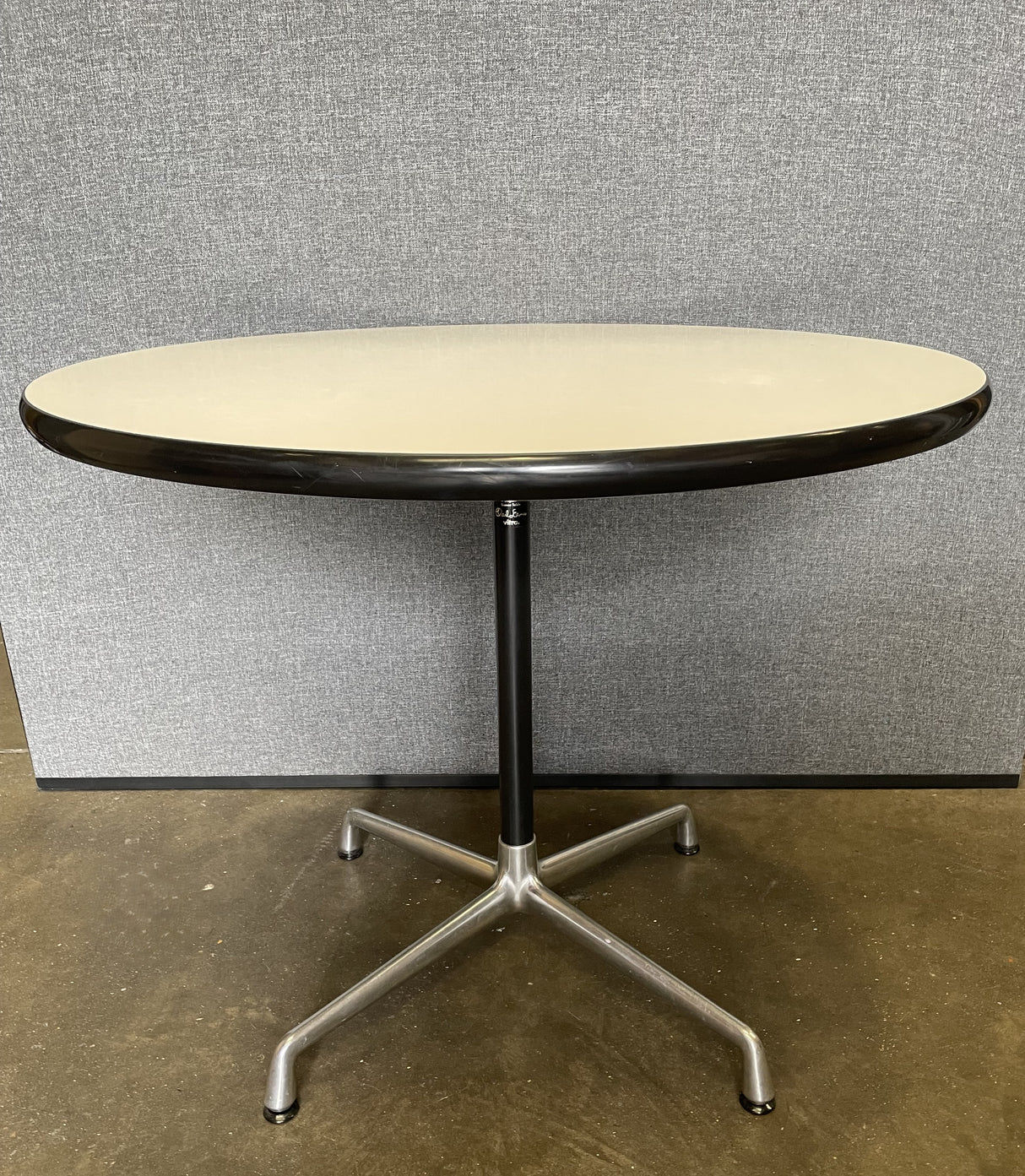 Charles Eames Vitra Circular Table