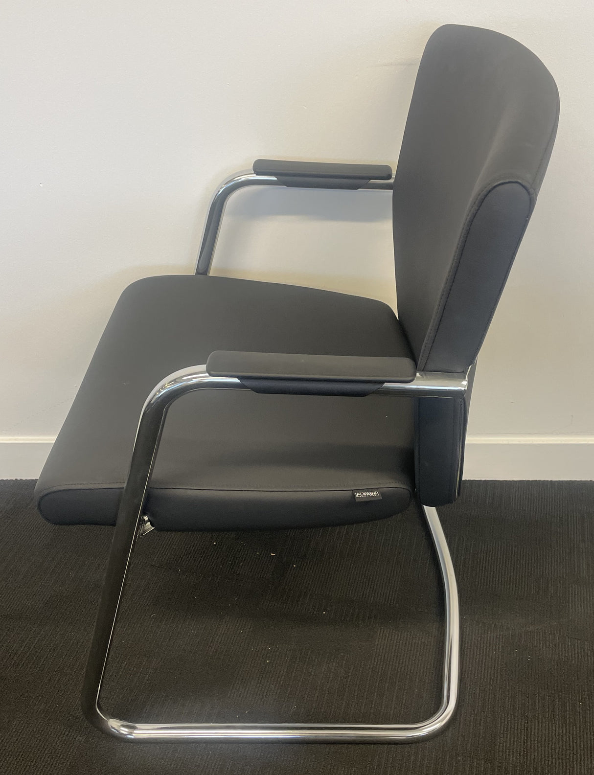 Pledge Cantilever Meeting Armchair