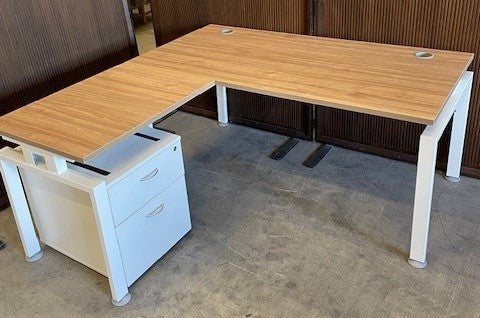 Executive Desk with Return & Integrated Pedestal