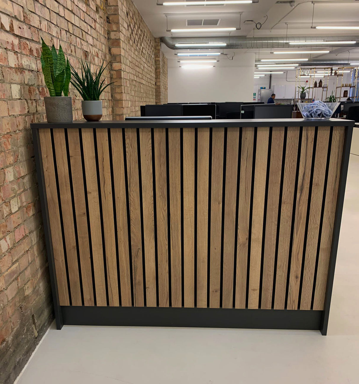 Slat Tall Reception Unit