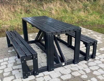 Walk in Picnic Bench