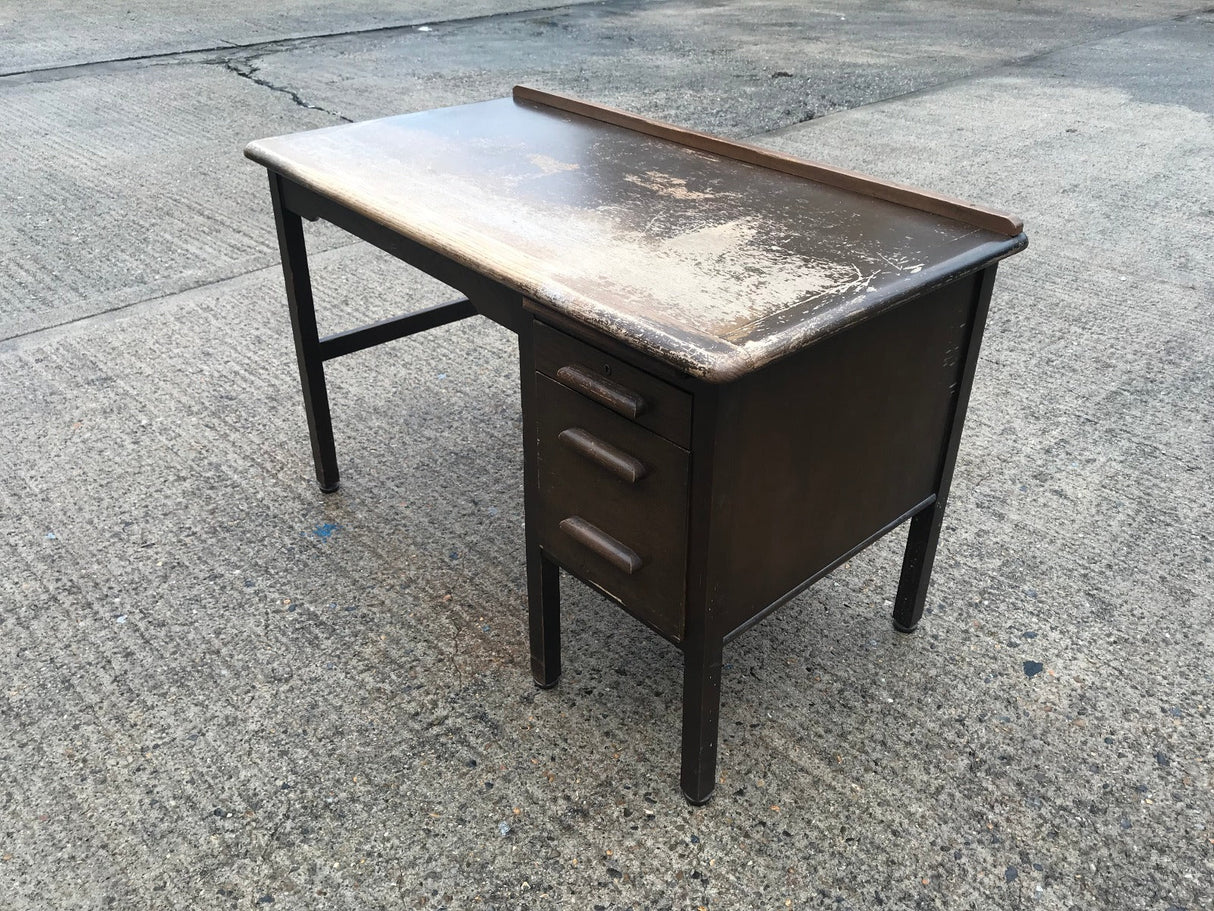 Abbess Teachers Desk