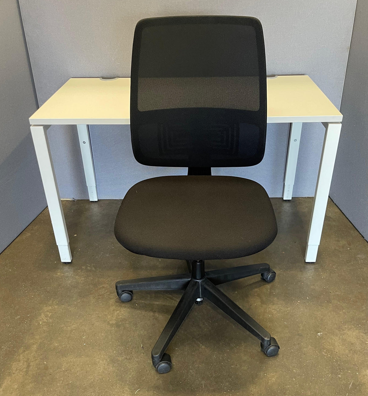 Bundle Haworth Desk & Chair