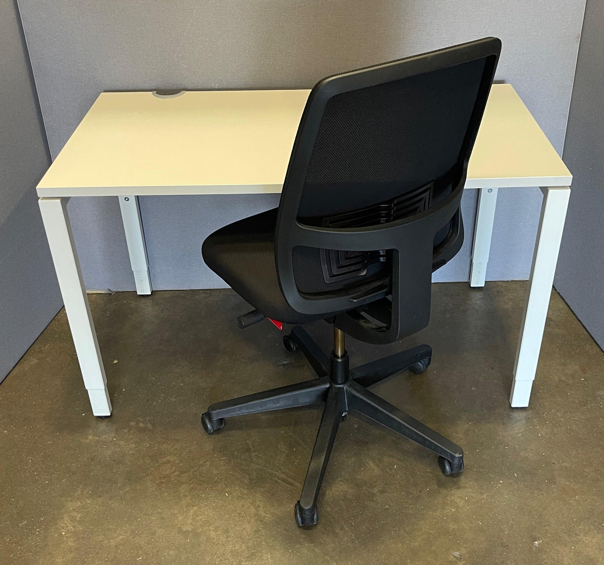 Bundle Haworth Desk & Chair