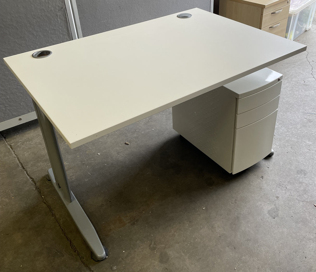 Straight 1200 Desk + Mobile Pedestal
