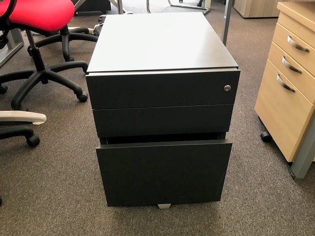 Task Metal Mobile Pedestal