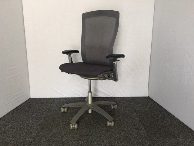 Knoll Light Grey Mesh Operator Chair