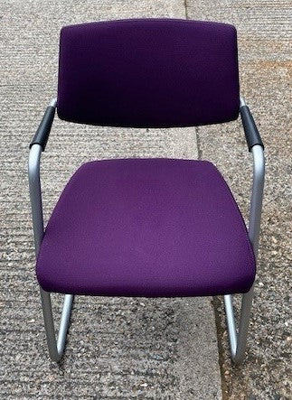 1200Dia Circular Table with 4 Chairs