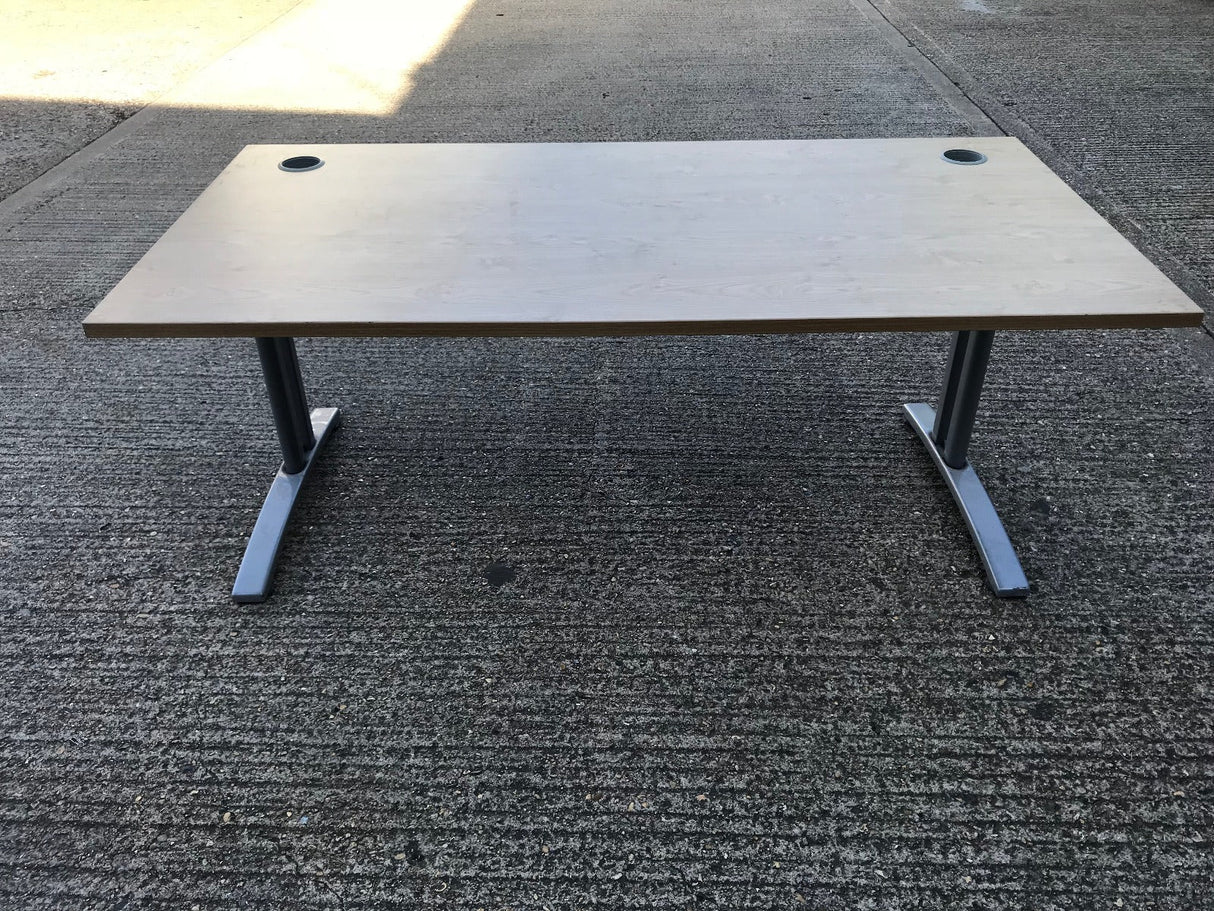 Oak FT2 Desk 1600 x 800