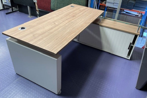 Executive Desk + Return Unit