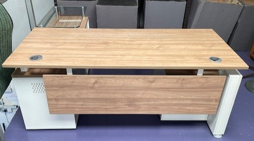 Executive Desk + Return Unit