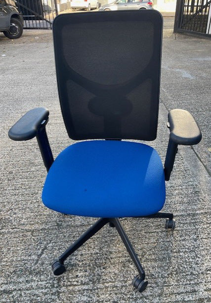 Senator Torasen Blue & Black Mesh Back Operator Chair