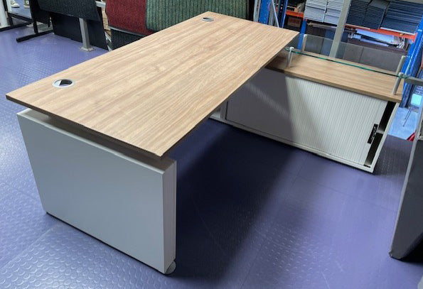 Rye Oak Executive Desk with Return & Glass Top