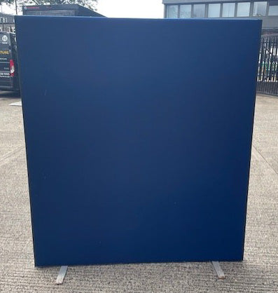 Blue Free Standing Screen 1800 x 1600 with 2 Feet