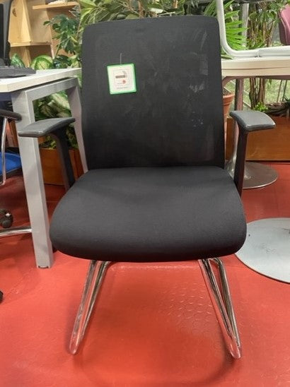 Black Mesh Chrome Base Visitor Chair