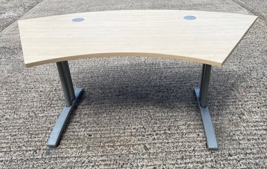 Maple Curved Desk 1800 x 800