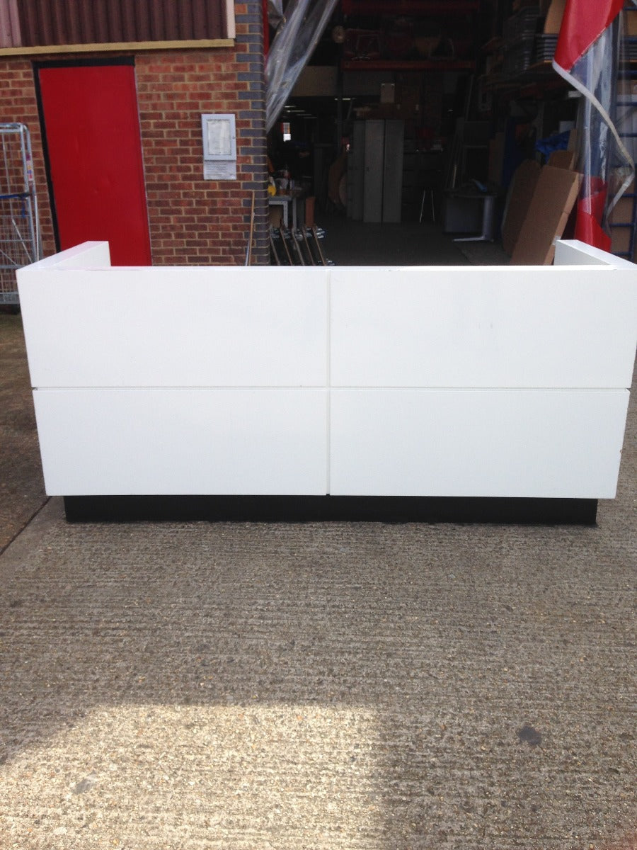 White Reception (No Counter Inside)