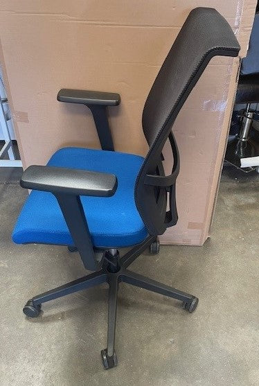 Donati Mesh Back Operator Chair