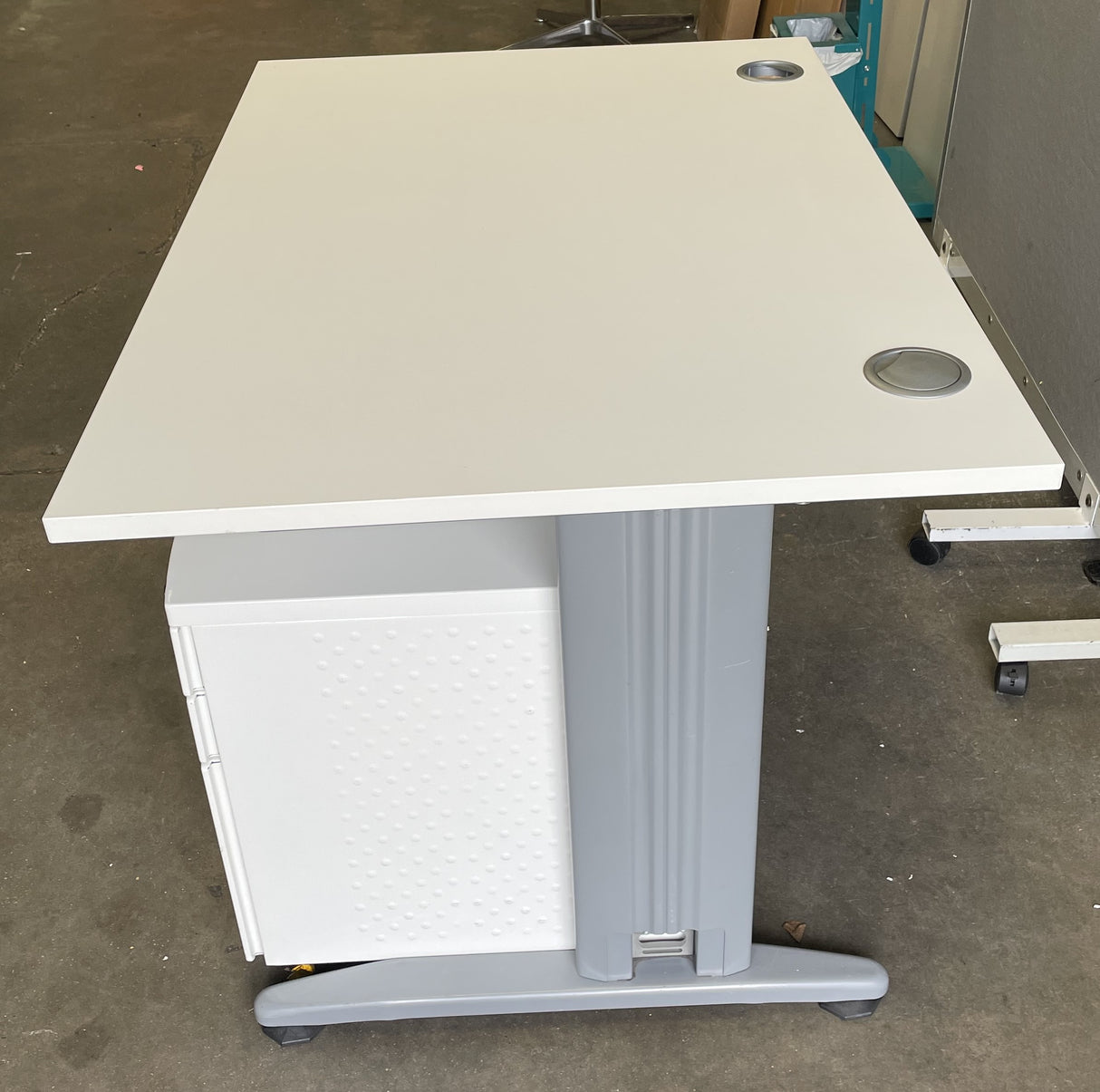 Straight 1200 Desk + Mobile Pedestal