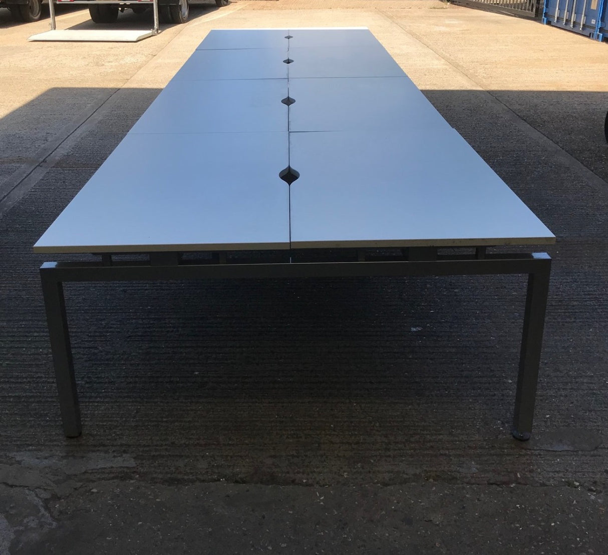 White & Silver Frame 8 User Bench System