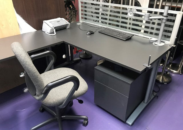 Dark Grey FT2 Desk 1600 x 800
