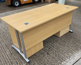 Straight Cantilever Desk 1600x800 Oak