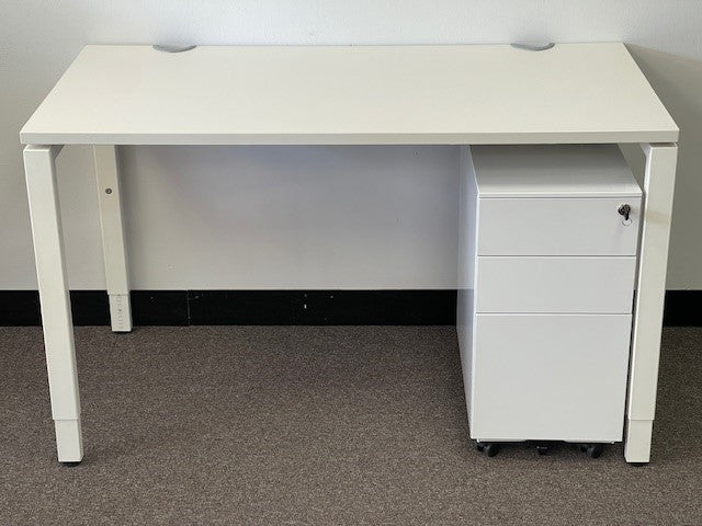 Haworth Straight Desk 1200x600 + Pedestal