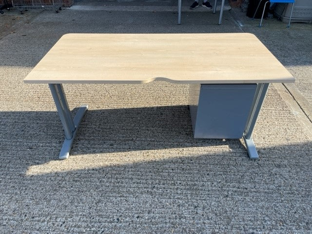 1600 Desk with Mobile Pedestal