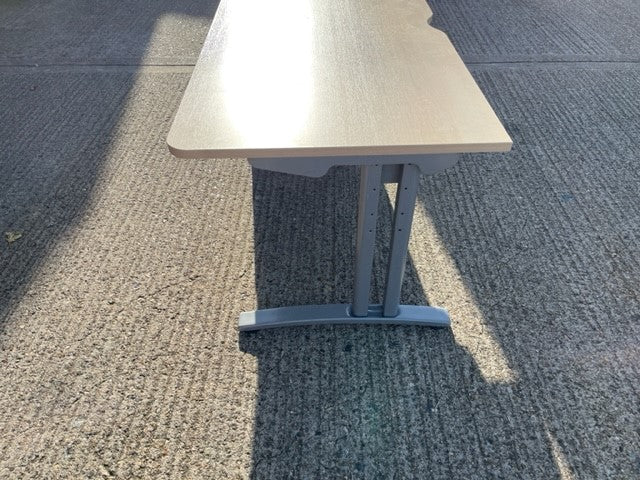 1600 Desk with Mobile Pedestal