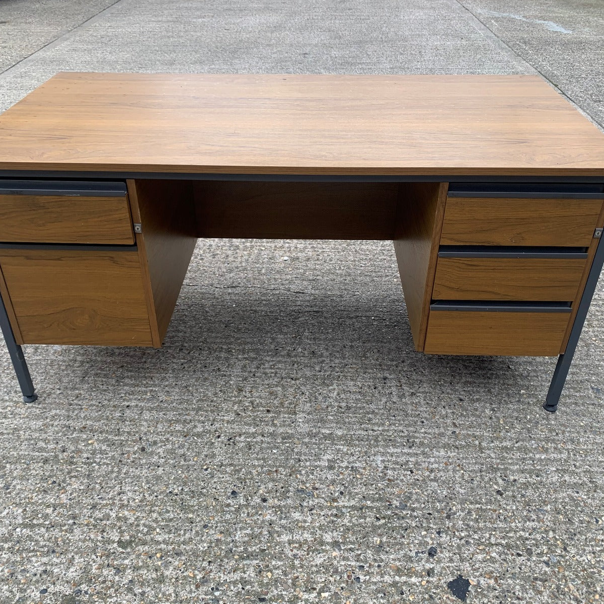 Old Double Pedestal Style Desks – Park Royal Office Furniture