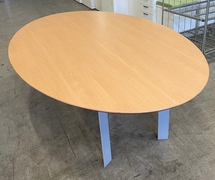 Oval Meeting Room Table