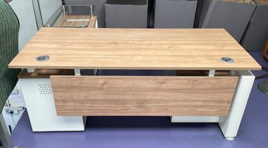 Rye Oak Executive Desk with Return & Glass Top
