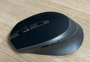 Black & Silver Wireless Mouse