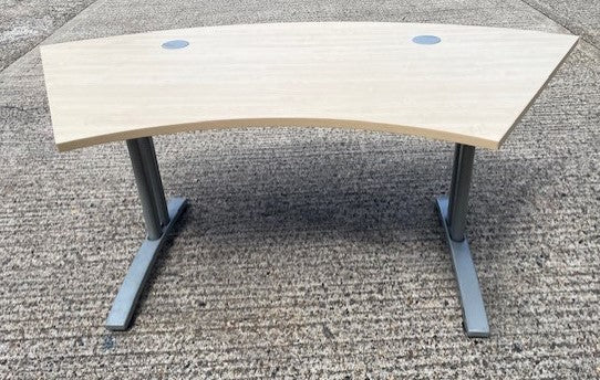 Curved Maple Desk 1800 x 800